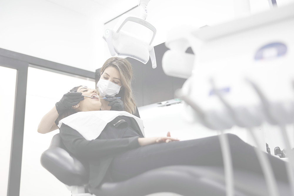 https://www.luxdental.com.au/wp-content/uploads/2021/04/book1.jpg